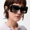 Abgeschrägte quadratische Maxi-Anagram-Sonnenbrille Abgeschrägte quadratische Maxi-Anagram-Sonnenbrille