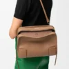 Amazona 180 Tasche in mittlerer Größe aus weichem Kalbsleder