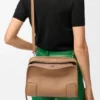 Amazona 180 Tasche in mittlerer Größe aus weichem Kalbsleder