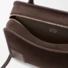 Amazona 180 Tasche in mittlerer Größe aus Wildleder Amazona 180 Tasche in mittlerer Größe aus Wildleder