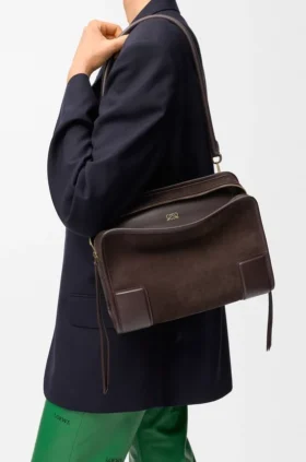 Amazona 180 Tasche in mittlerer Größe aus Wildleder