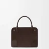 Amazona 180 Tasche in mittlerer Größe aus Wildleder Amazona 180 Tasche in mittlerer Größe aus Wildleder
