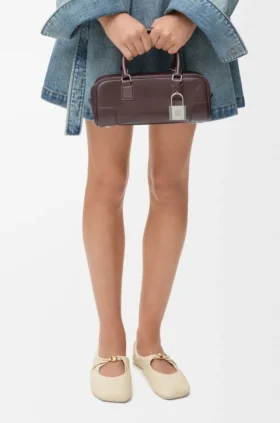 Amazona 23 Cropped-Tasche aus glänzendem Kalbsleder