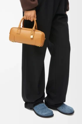 Amazona 23 Cropped-Tasche aus Nappa-Kalbsleder