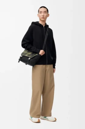 Anagram-Kapuzenpullover mit Reißverschluss aus Wolle