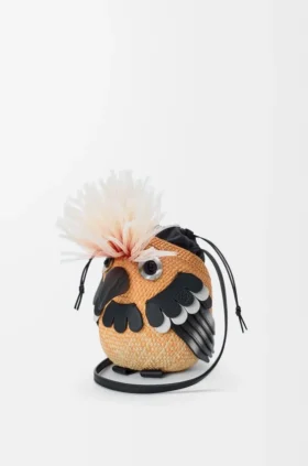 „Bird“-Tasche aus Iraca-Palmenblättern und Kalbsleder