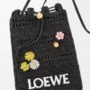 Blumen-Anstecknadel aus Kalbsleder Blumen-Anstecknadel aus Kalbsleder