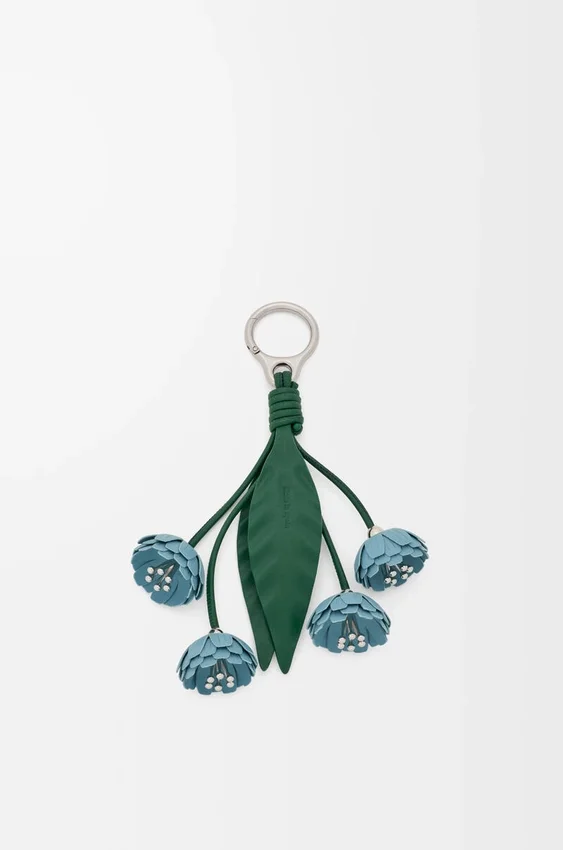 Blumenanhänger aus klassischem Kalbsleder Blumenanhänger aus klassischem Kalbsleder