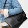 „Bob Folded Tote Bag“ aus glänzendem, geschmeidigem Kalbsleder „Bob Folded Tote Bag“ aus glänzendem, geschmeidigem Kalbsleder