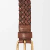 Breiter, gewebter Gürtel aus pflanzlich gegerbtem Kalbsleder Breiter, gewebter Gürtel aus pflanzlich gegerbtem Kalbsleder