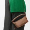 Cala Mini-Tasche aus weichem Nappa-Lammleder Cala Mini-Tasche aus weichem Nappa-Lammleder