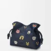 „Cats“ Flamenco-Clutch in mittlerer Größe aus besticktem Denim