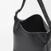 Cubi-Umhängetasche aus geschmeidigem, glattem Kalbsleder und Jacquard Cubi-Umhängetasche aus geschmeidigem, glattem Kalbsleder und Jacquard