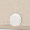 Dreifach gefaltetes Portemonnaie aus Kalbsleder mit „Pebble“-Narbung Dreifach gefaltetes Portemonnaie aus Kalbsleder mit „Pebble“-Narbung