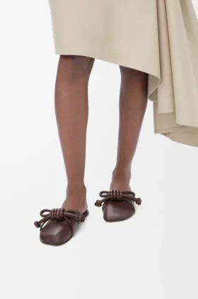 Flamenco-Knoten-Pantolette aus Lammleder