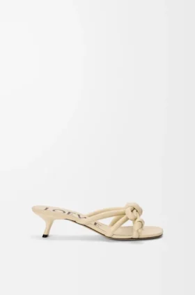 Flamenco-Knoten-Sandale aus Lammleder Flamenco-Knoten-Sandale aus Lammleder