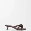 Flamenco-Knoten-Sandale aus Lammleder Flamenco-Knoten-Sandale aus Lammleder