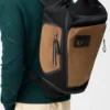 Flex Roll-Top-Rucksack aus Canvas und Wildleder Flex Roll-Top-Rucksack aus Canvas und Wildleder