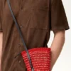Geflochtene Tasche aus Iraca-Palmenblättern und Kalbsleder