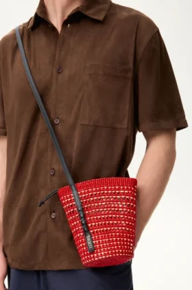 Geflochtene Tasche aus Iraca-Palmenblättern und Kalbsleder