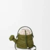 Gießkannen-Tasche aus Raffia und Kalbsleder Gießkannen-Tasche aus Raffia und Kalbsleder