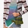 Gießkannen-Tasche aus Raffia und Kalbsleder Gießkannen-Tasche aus Raffia und Kalbsleder