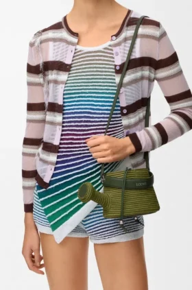 Gießkannen-Tasche aus Raffia und Kalbsleder