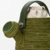 Gießkannen-Tasche aus Raffia und Kalbsleder Gießkannen-Tasche aus Raffia und Kalbsleder