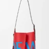 Große Bilbao-Beuteltasche mit übergroßem Logo aus glattem Kalbsleder Große Bilbao-Beuteltasche mit übergroßem Logo aus glattem Kalbsleder