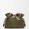 Große Flamenco-Clutch aus Nappa-Kalbsleder Große Flamenco-Clutch aus Nappa-Kalbsleder