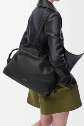 Große Flamenco-Clutch aus Nappa-Kalbsleder