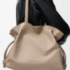 Große Flamenco-Clutch aus Nappa-Kalbsleder