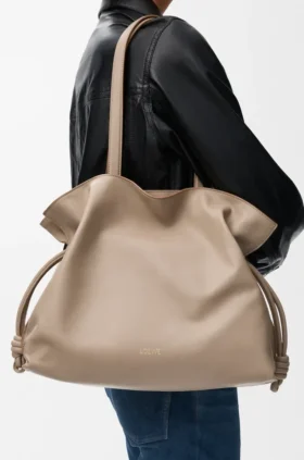 Große Flamenco-Clutch aus Nappa-Kalbsleder