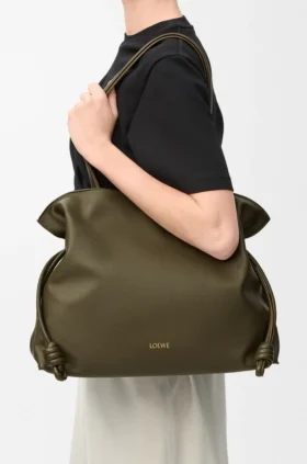 Große Flamenco-Clutch aus Nappa-Kalbsleder