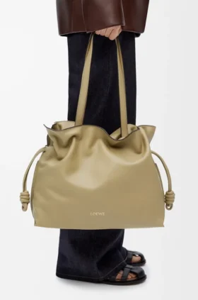 Große Flamenco-Clutch aus Nappa-Kalbsleder