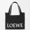 Große Loewe Font Tote aus Raffia