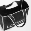 Große Loewe Font Tote aus Raffia