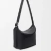 Große „Loop Hobo“ aus geschmeidigem, genarbtem Kalbsleder Große „Loop Hobo“ aus geschmeidigem, genarbtem Kalbsleder