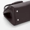 Große Madrid-Tasche aus geschmeidigem genarbtem Kalbsleder Große Madrid-Tasche aus geschmeidigem genarbtem Kalbsleder