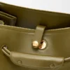 Große Madrid-Tasche aus geschmeidigem Kalbsleder Große Madrid-Tasche aus geschmeidigem Kalbsleder