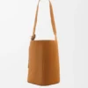 Große Pebble Bucket Beuteltasche aus Kalbsveloursleder Große Pebble Bucket Beuteltasche aus Kalbsveloursleder