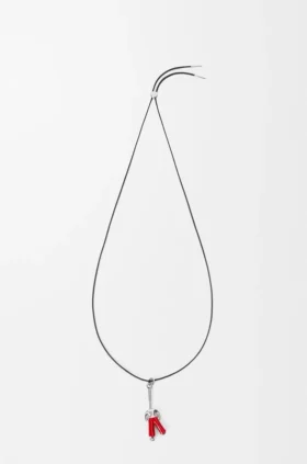 Halskette „Standing Acrobat“ aus Sterlingsilber und Emaille Halskette „Standing Acrobat“ aus Sterlingsilber und Emaille