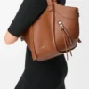 „Hammock Flip“-Tasche aus klassischem Kalbsleder „Hammock Flip“-Tasche aus klassischem Kalbsleder