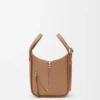 „Hammock Flip“-Tasche aus klassischem Kalbsleder „Hammock Flip“-Tasche aus klassischem Kalbsleder