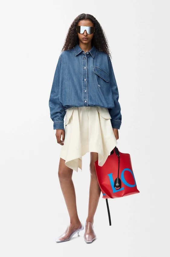 Hemd mit Gürtel aus Denim Hemd mit Gürtel aus Denim