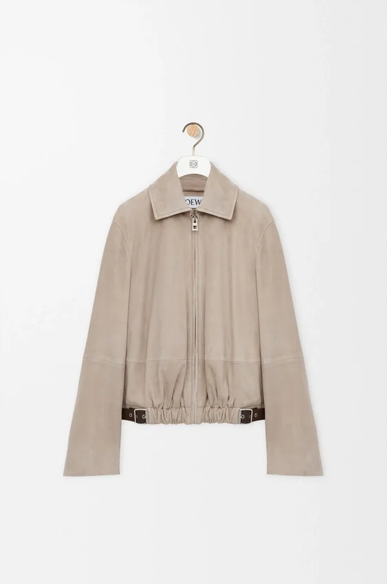 Jacke mit Gürtel aus Ziegenwildleder Jacke mit Gürtel aus Ziegenwildleder