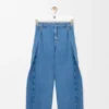 Jeans aus Denim Jeans aus Denim