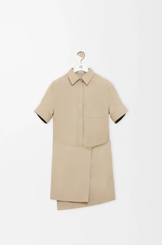 Kleid aus Baumwolle und Seide Kleid aus Baumwolle und Seide
