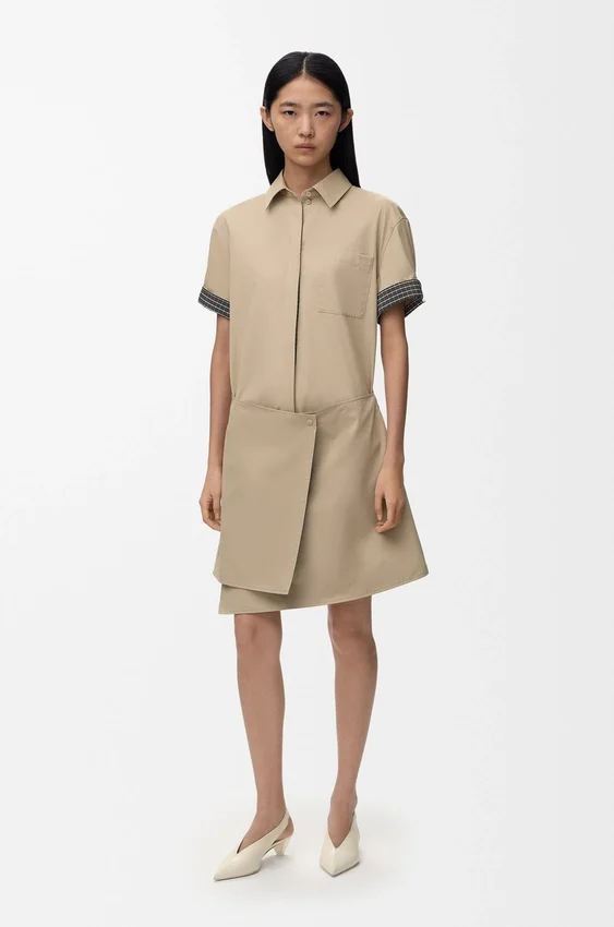 Kleid aus Baumwolle und Seide Kleid aus Baumwolle und Seide