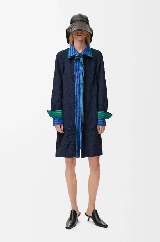 Kleid aus technischer Baumwolle Kleid aus technischer Baumwolle